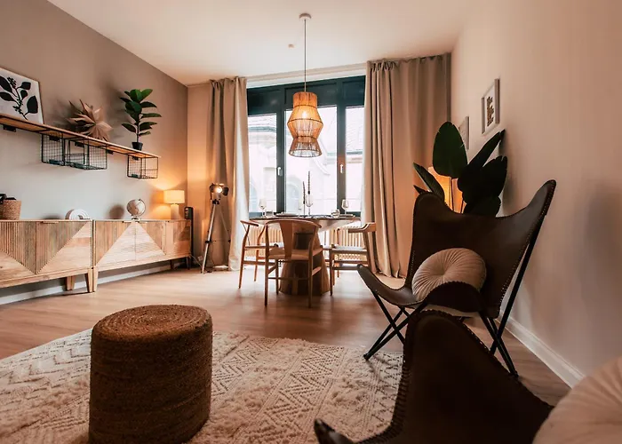 Luga Homes - Augustusplatz شقة